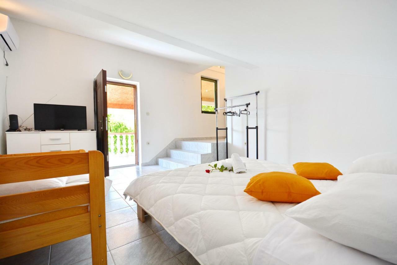 Apartmani Maca Sikovo Buitenkant foto