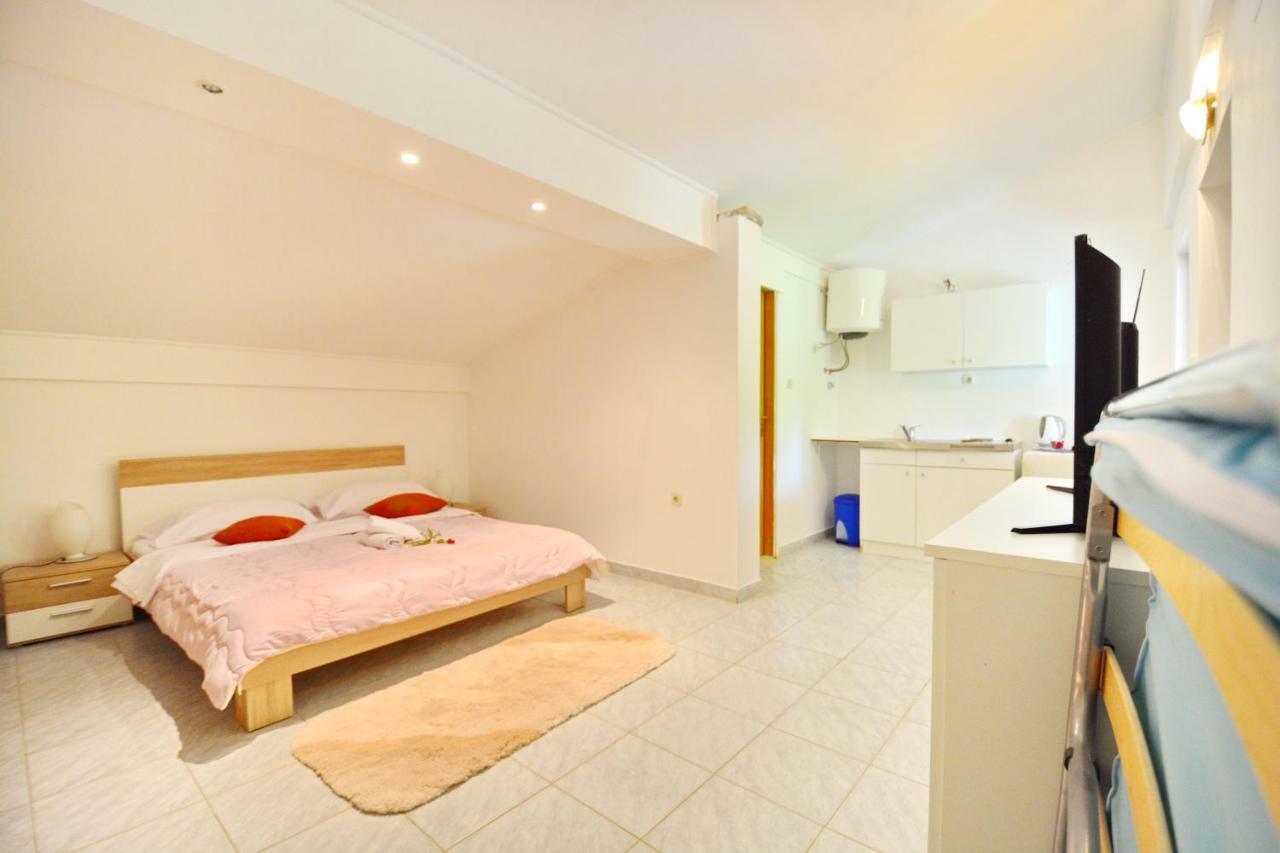 Apartmani Maca Sikovo Buitenkant foto