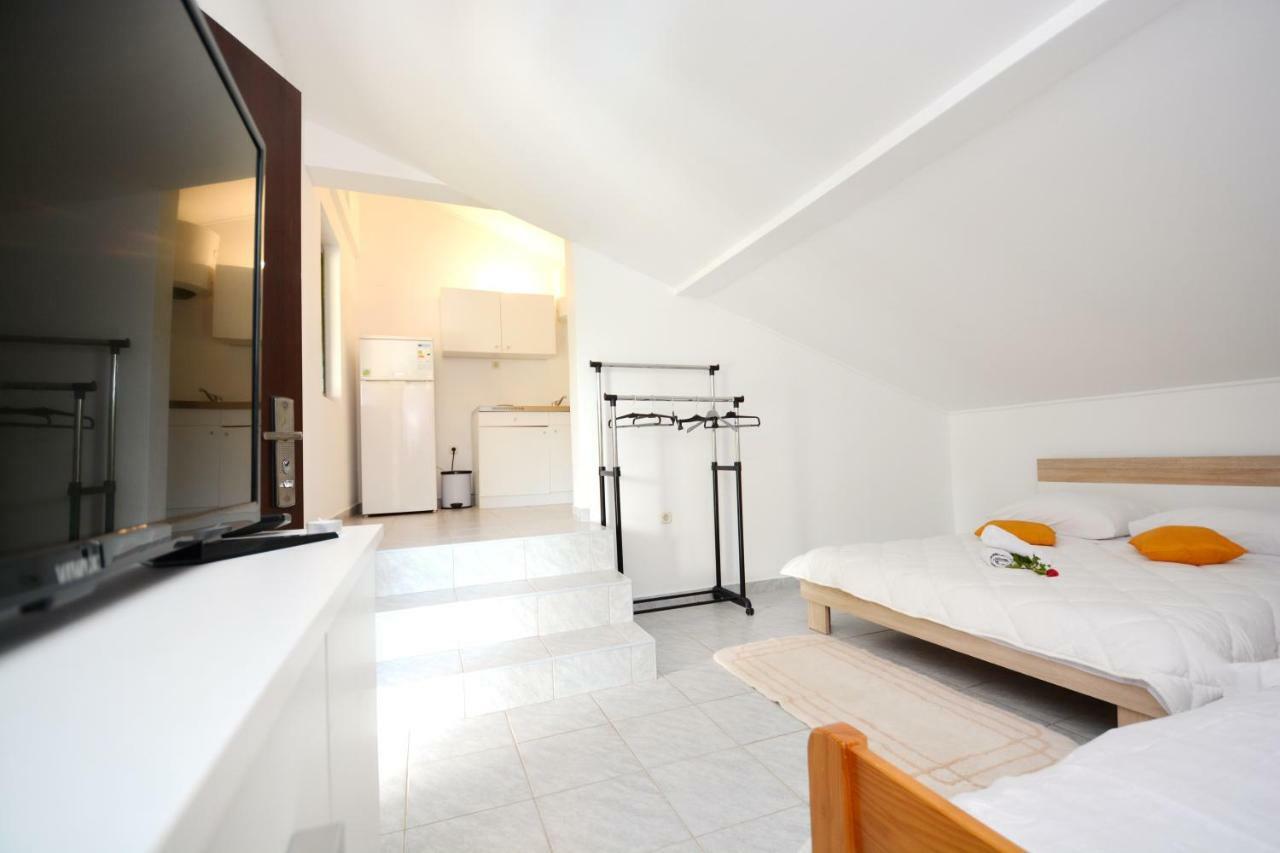 Apartmani Maca Sikovo Buitenkant foto